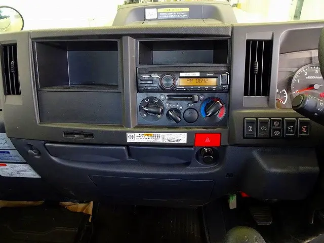 いすゞ エルフ 2PG-NKS88AN(4WD)の写真10