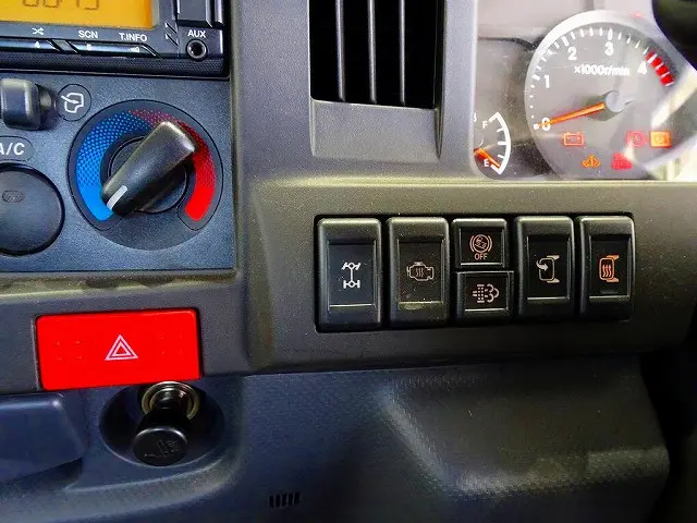 いすゞ エルフ 2PG-NKS88AN(4WD)の写真12