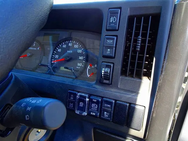 いすゞ エルフ 2PG-NKS88AN(4WD)の写真16