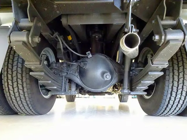 ※スペアタイヤ取付部無し|いすゞ エルフ 2PG-NKS88AN(4WD)の写真41