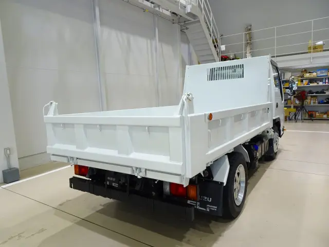 いすゞ エルフ 2RG-NKR88AD(2WD)の写真3
