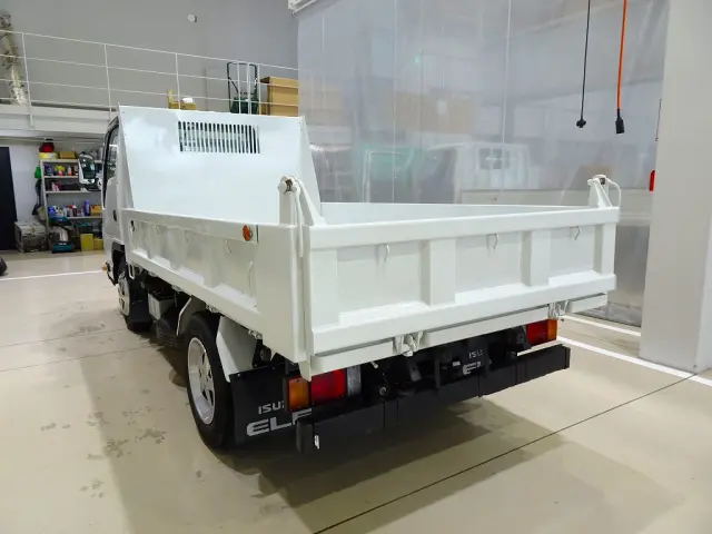 いすゞ エルフ 2RG-NKR88AD(2WD)の写真4