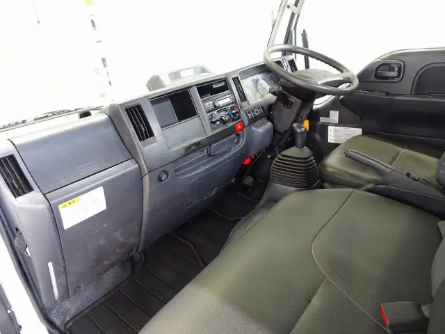 いすゞ エルフ 2RG-NKR88AD(2WD)の写真7