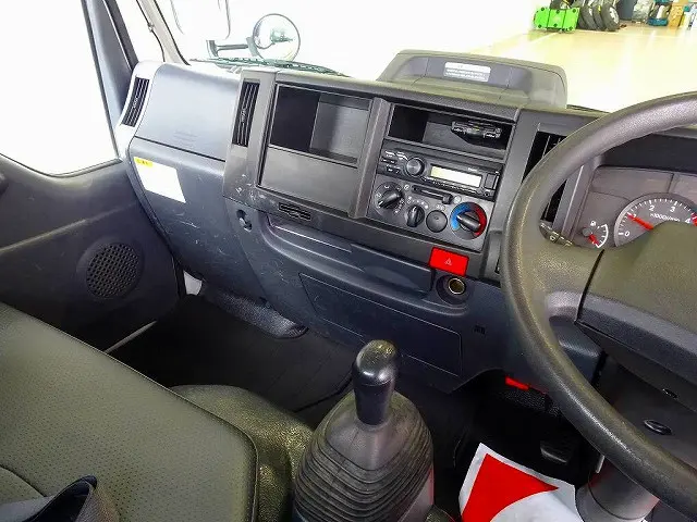 AC PS PW SRS ABS キーレス 左電格ミラー Bluetooth ETC ドラレコ アドブルー ターボ 排気ブレーキ HSA LEDヘッドライト フォグランプ ASR|いすゞ エルフ 2RG-NKR88AD(2WD)の写真9