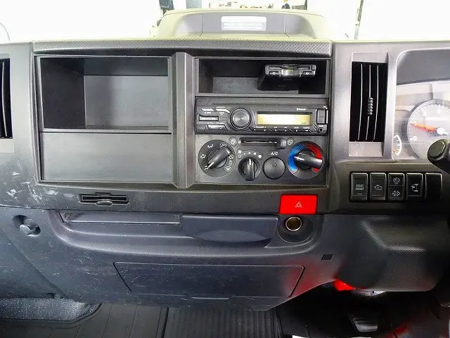 AC PS PW SRS ABS キーレス 左電格ミラー Bluetooth ETC ドラレコ アドブルー ターボ 排気ブレーキ HSA LEDヘッドライト フォグランプ ASR|いすゞ エルフ 2RG-NKR88AD(2WD)の写真10