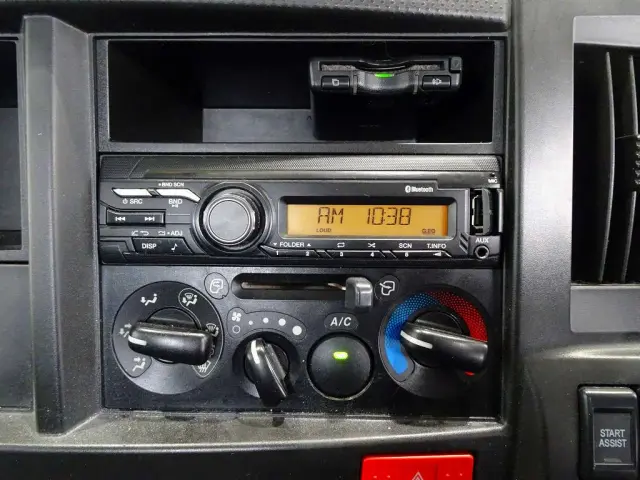 いすゞ エルフ 2RG-NKR88AD(2WD)の写真11