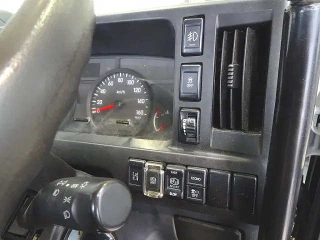 いすゞ エルフ 2RG-NKR88AD(2WD)の写真17