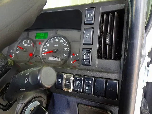 いすゞ エルフ 2RG-NKR88AD(2WD)の写真17