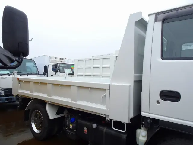 いすゞ エルフ 2RG-NKR88AD(2WD)の写真21
