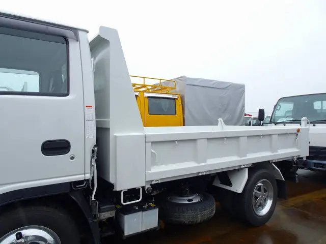 いすゞ エルフ 2RG-NKR88AD(2WD)の写真22