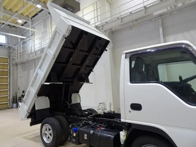 いすゞ エルフ 2RG-NKR88AD(2WD)の写真29