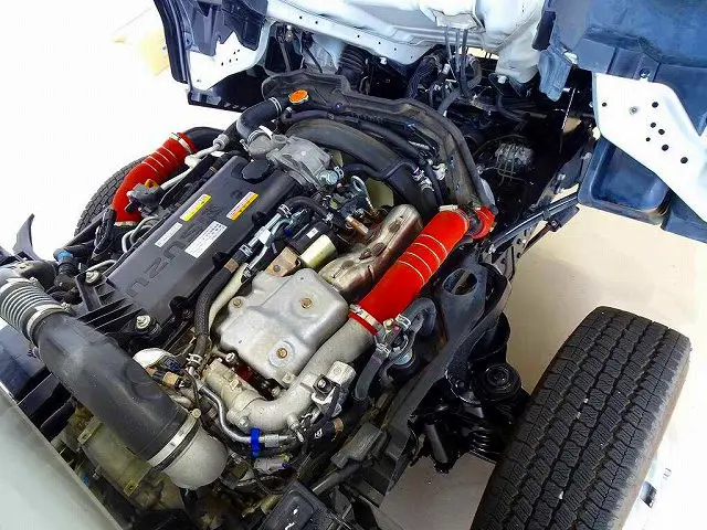 エンジンルーム|いすゞ エルフ 2RG-NKR88AD(2WD)の写真38