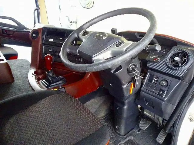 日野 プロフィア 2DG-FS1AGA(6x4)の写真5