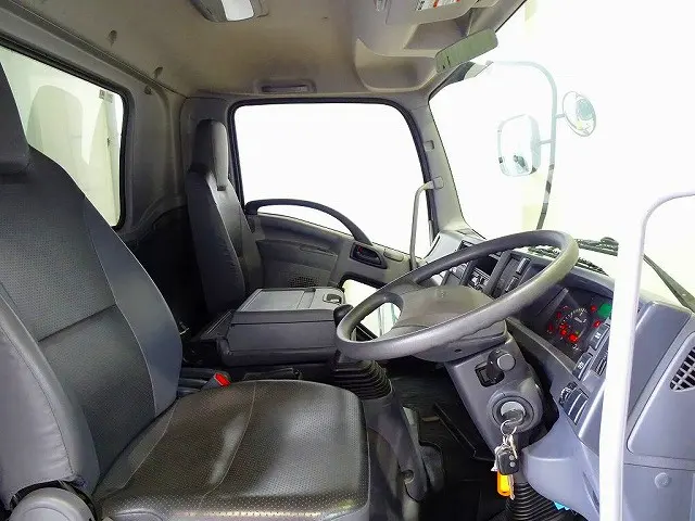 いすゞ フォワード TKG-FRR90S2(2WD)の写真6
