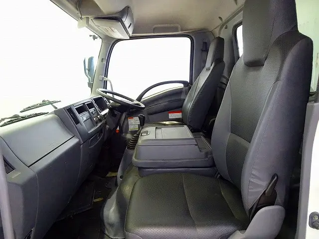 いすゞ フォワード TKG-FRR90S2(2WD)の写真8