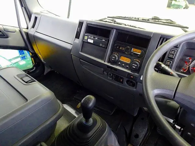 いすゞ フォワード TKG-FRR90S2(2WD)の写真9