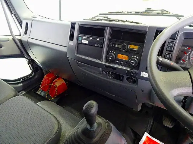 オートAC PS PW SRS ABS キーレス 左電格ミラー ラジオ タコグラフ ターボ 排気ブレーキ 坂道発進補助装置 アイドリングストップ フォグランプ 室内蛍光灯|いすゞ フォワード TKG-FRR90S2(2WD)の写真10