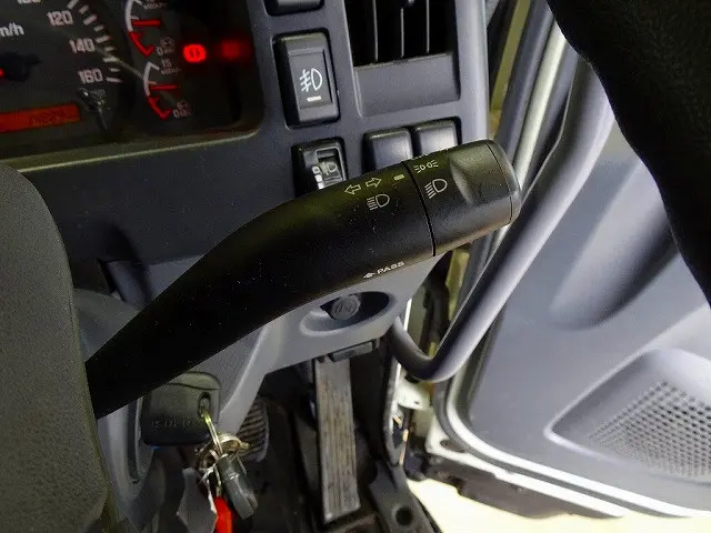 いすゞ フォワード TKG-FRR90S2(2WD)の写真19