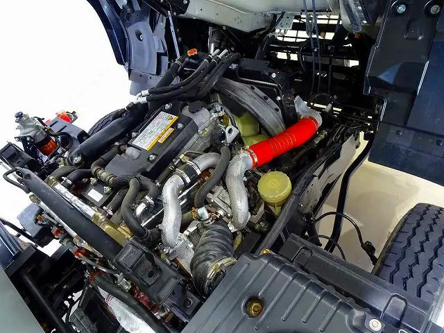 エンジンルーム|いすゞ フォワード TKG-FRR90S2(2WD)の写真40