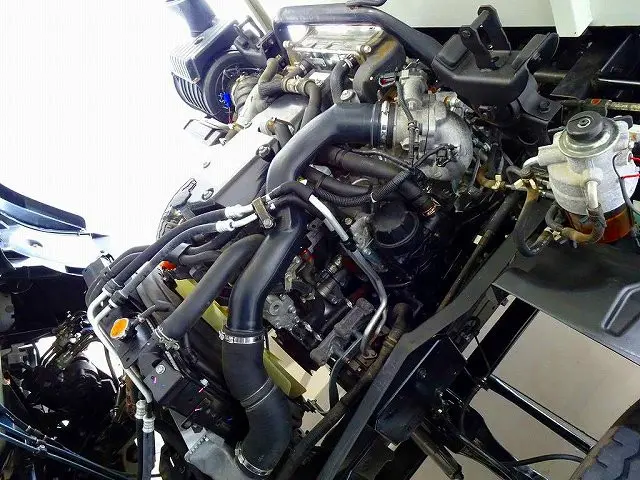 エンジンルーム|いすゞ フォワード TKG-FRR90S2(2WD)の写真41