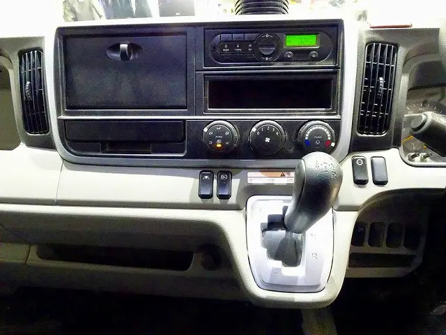 三菱 キャンター TPG-FEB80(2WD)の写真10