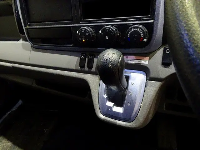 三菱 キャンター TPG-FEB80(2WD)の写真14