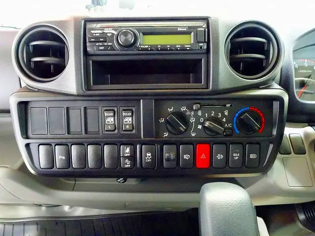 車線逸脱警報装置 衝突被害軽減ブレーキ フォグランプ トラクションコントロール ヘッドライトウォッシャー クリアランスソナー リアヒーター|トヨタ ダイナ 2DG-GDY281(4WD)の写真10