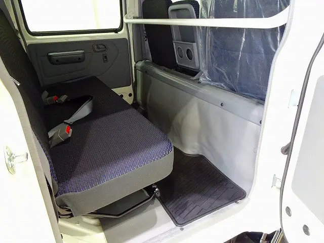 Wキャブ 6人乗り PW(フロント/リア) リアヒーター付|トヨタ ダイナ 2DG-GDY281(4WD)の写真18