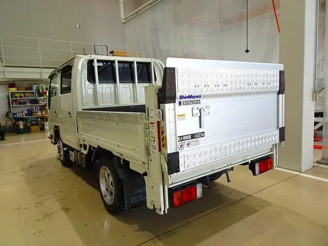 お問合せ管理No.C187　R5 エルフ 1.8t 4WD(切替式) FFL 標準 Wキャブ/垂直PG付 総重量5t未満|いすゞ エルフ 2RG-NJS88A改(4WD)の写真4