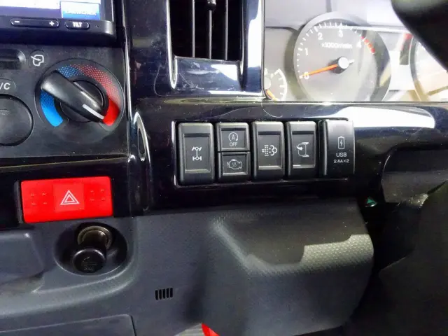 いすゞ エルフ 2RG-NJS88A改(4WD)の写真11