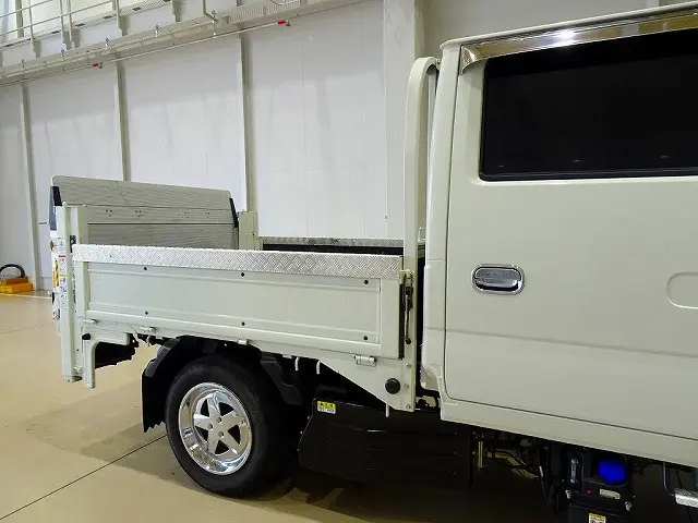 荷台内寸：203×162×38　三方開　左右アオリ上部アルミ縞鋼板プロテクター　垂直P/G 600kg付|いすゞ エルフ 2RG-NJS88A改(4WD)の写真25