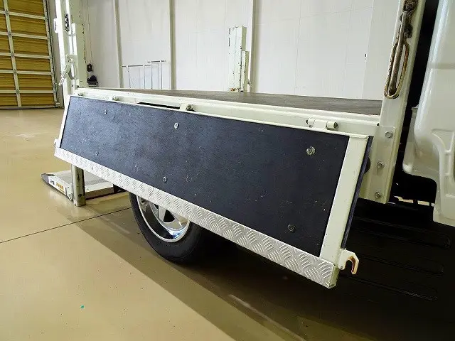 荷台内寸：203×162×38　三方開　左右アオリ上部アルミ縞鋼板プロテクター　垂直P/G 600kg付|いすゞ エルフ 2RG-NJS88A改(4WD)の写真29