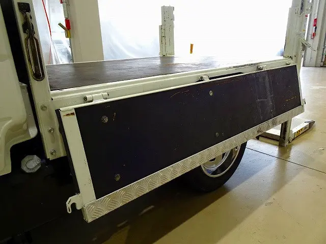 荷台内寸：203×162×38　三方開　左右アオリ上部アルミ縞鋼板プロテクター　垂直P/G 600kg付|いすゞ エルフ 2RG-NJS88A改(4WD)の写真31