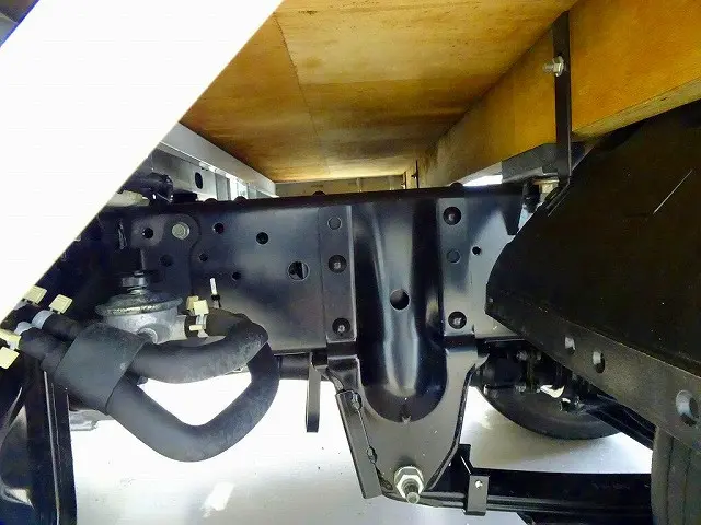 シャーシは 錆止め/マフラー塗装 仕上げに力を入れています。|いすゞ エルフ 2RG-NJS88A改(4WD)の写真42