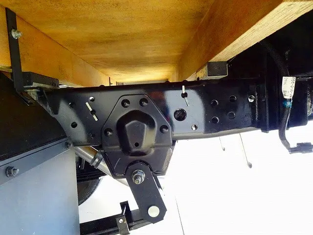 シャーシは 錆止め/マフラー塗装 仕上げに力を入れています。|いすゞ エルフ 2RG-NJS88A改(4WD)の写真43