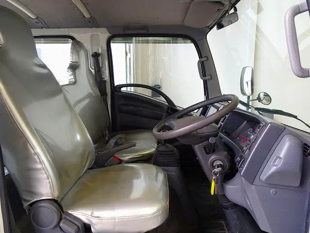 いすゞ エルフ TPG-NMS85AN(4WD)の写真6