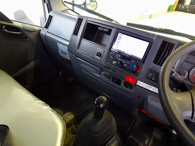 いすゞ エルフ TPG-NMS85AN(4WD)の写真9