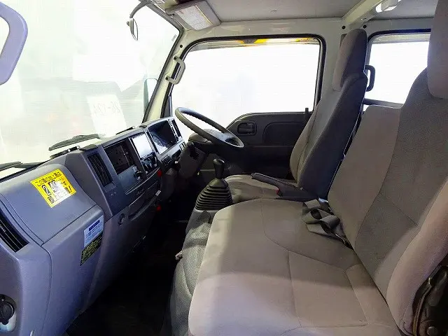 いすゞ エルフ TRG-NHS85A(4WD)の写真8