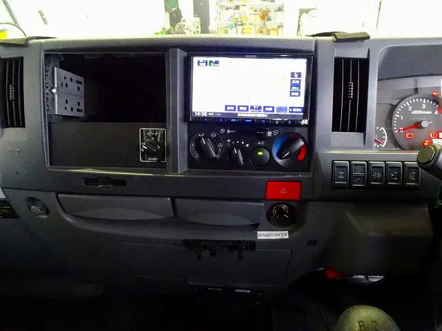 いすゞ エルフ TRG-NHS85A(4WD)の写真10