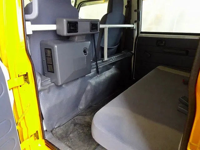 いすゞ エルフ TRG-NHS85A(4WD)の写真23