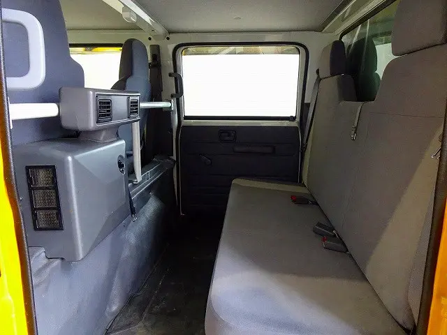 いすゞ エルフ TRG-NHS85A(4WD)の写真24