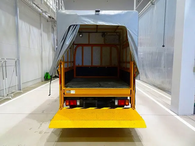 いすゞ エルフ TRG-NHS85A(4WD)の写真33