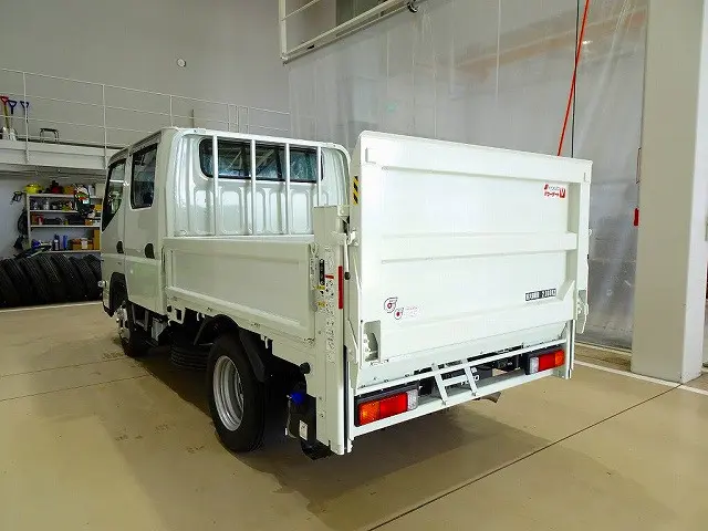 お問合せ管理No.C768 R7 キャンター 2t 全低床 標準 Wキャブ/垂直PG付 未使用車|三菱 キャンター 2RG-FBA20(2WD)の写真4