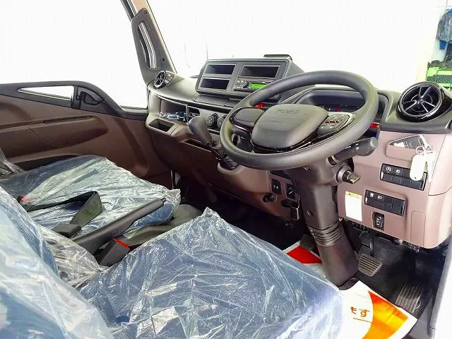 AC PS PW(フロントのみ) SRS ABS キーフリー 左電格ミラー AM/FMラジオ バックモニター アドブルー ターボ 排気ブレーキ インパネ5MT|三菱 キャンター 2RG-FBA20(2WD)の写真5