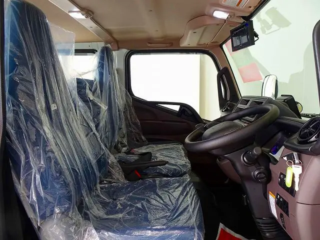 車線逸脱警報装置 衝突被害軽減ブレーキ アイドリングストップ フォグランプ トラクションコントロール リアヒーター|三菱 キャンター 2RG-FBA20(2WD)の写真6