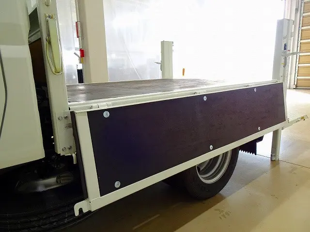 荷台内寸:209×161×38 三方開 リアアオリチェーン2個 垂直PG/600kg 極東開発/V601B-1MKT2 長:85cm/有効長:75cm 幅:157cm 左右リア支柱PGスイッチ|三菱 キャンター 2RG-FBA20(2WD)の写真31