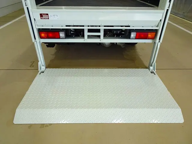 垂直パワーゲート 600kg 極東開発/V601B-1MKT2 長:85cm/有効長:75cm 幅:157cm 左右リア支柱PGスイッチ|三菱 キャンター 2RG-FBA20(2WD)の写真34