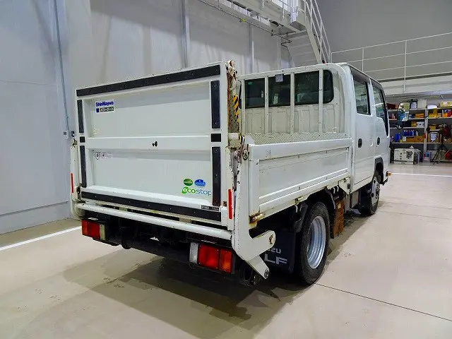 いすゞ エルフ TRG-NJS85A(4WD)の写真3