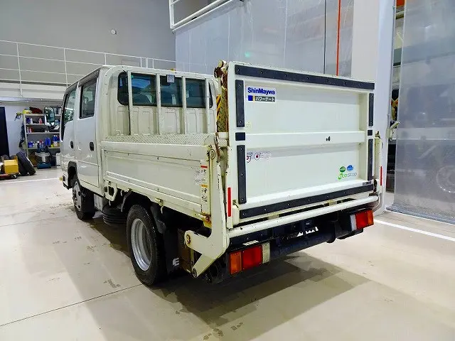 いすゞ エルフ TRG-NJS85A(4WD)の写真4