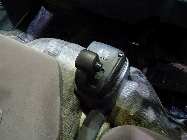 いすゞ エルフ TRG-NJS85A(4WD)の写真13